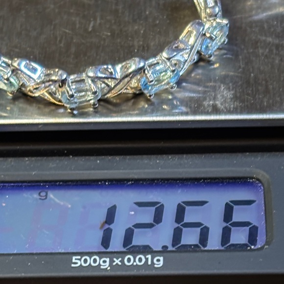 Sterling silver bracelet with blue topaz stones - Picture 9 of 9